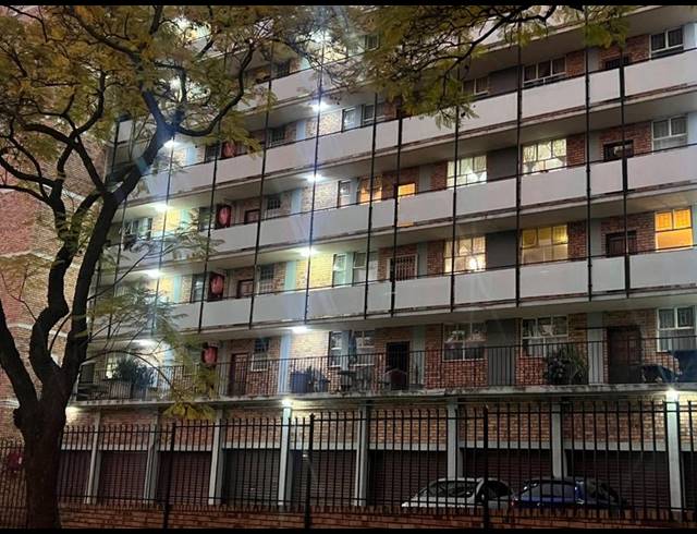 3 BEDROOM APARTMENT FOR SALE IN WONDERBOOM SOUTH